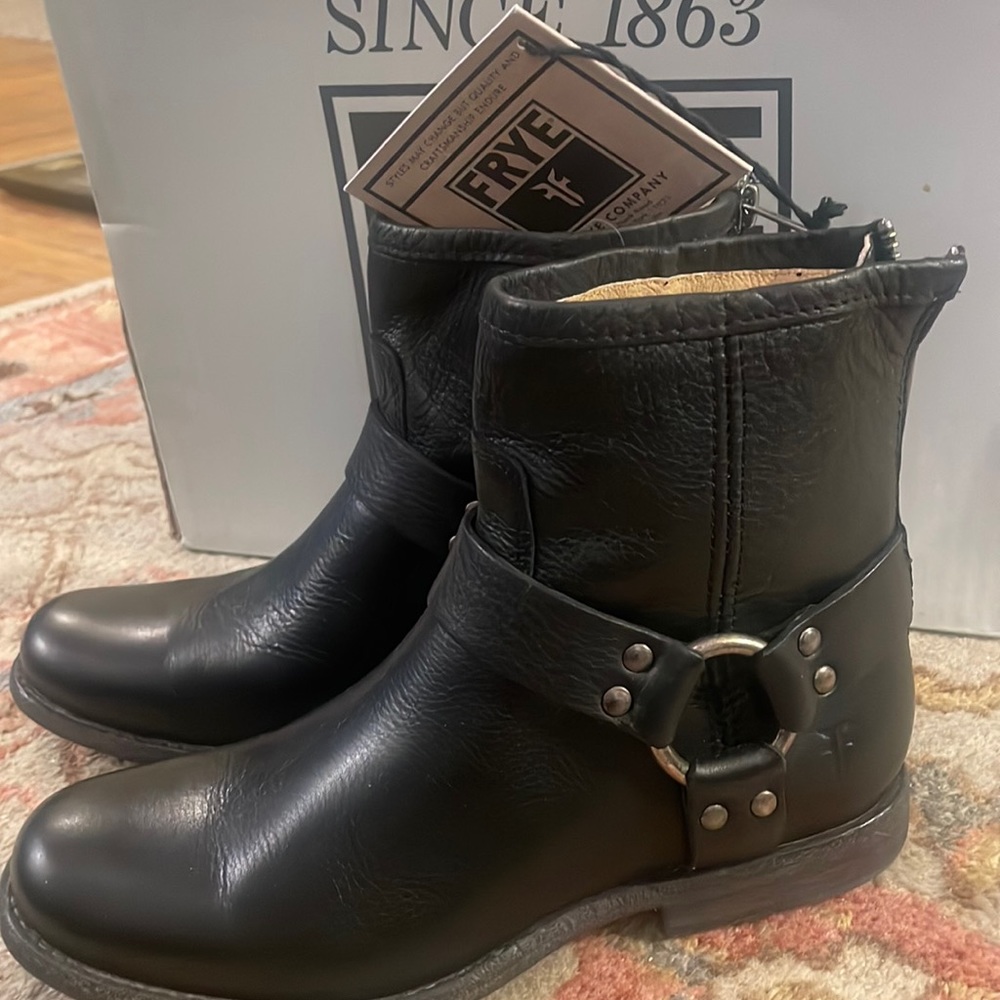 Frye Size 6 Black Phillip Harness boots